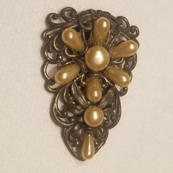 Little Nemo Jewelry - signed Little Nemo LN/25 clip